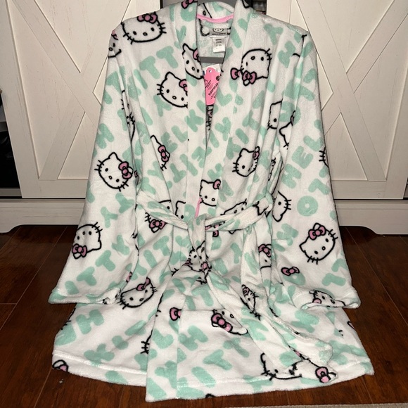 Hello Kitty Plush Robe in All Sizes - Picture 1 of 2